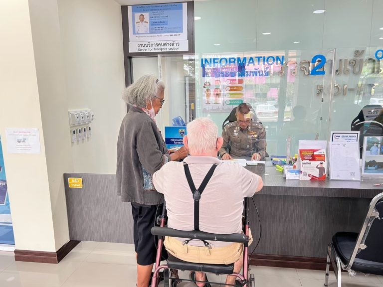 เมื่อวันที่ 15 ต.ค.67  เจ้าหน้าที่งานบริการคนต่างด้าว ตม.จว.ร้อยเอ็ด ได้ให้บริการแก่ประชาชนและคนต่างด้าวที่มาติดต่อราชการ