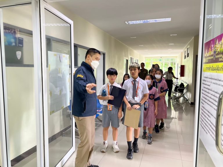 ตม.จว.ร้อยเอ็ดได้ให้บริการแก่ประชาชน และคนต่างด้าวที่มาติดต่อราชการ